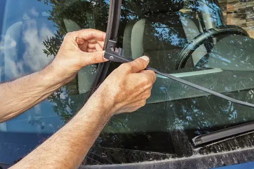 common-auto-glass-problems-and-solutions