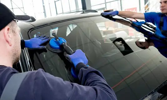 role-of-technology-in-windshield-repair-and-replacement